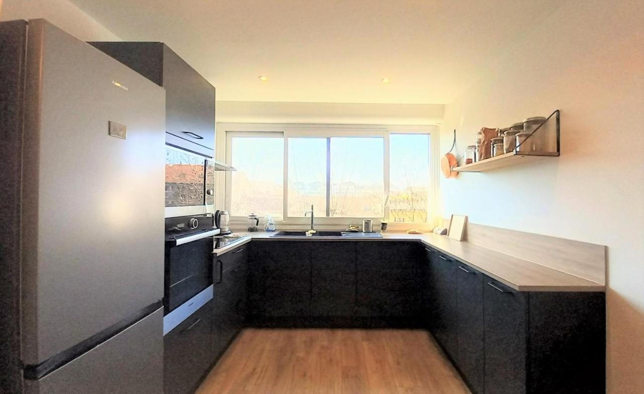 Magnifique Cocon - Metro A Republique - 2 Belles Chambres Avec Dressings - Wifi Gratuit - Netflix - Au Calme Absolu - Lumineux - Jardin Arbore Partage Dans La Residence 빌뢰르반 외부 사진