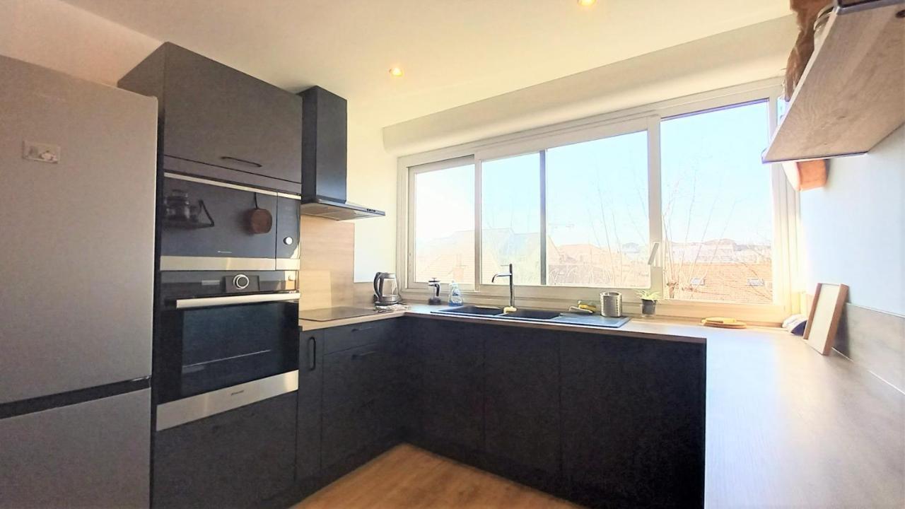 Magnifique Cocon - Metro A Republique - 2 Belles Chambres Avec Dressings - Wifi Gratuit - Netflix - Au Calme Absolu - Lumineux - Jardin Arbore Partage Dans La Residence 빌뢰르반 외부 사진