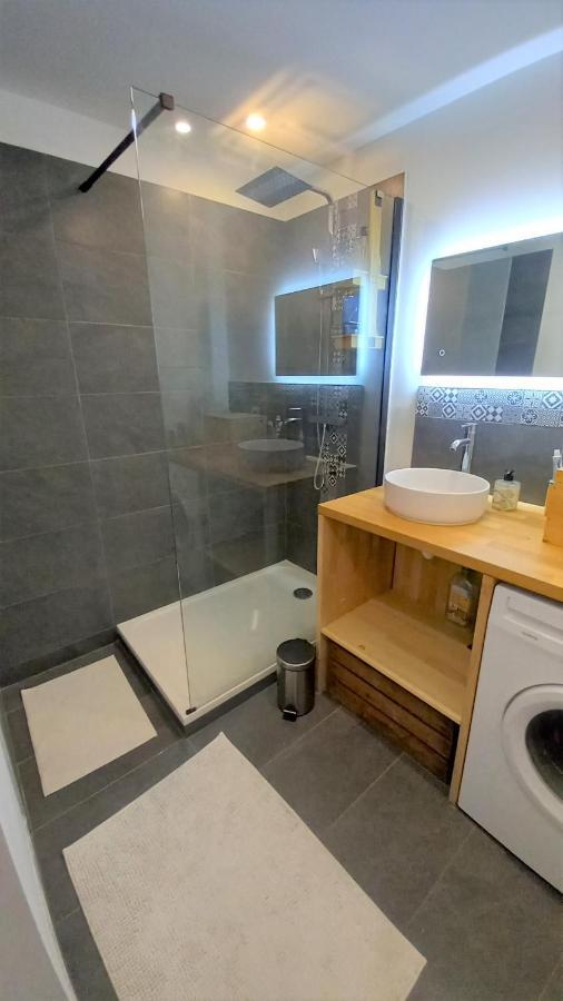 Magnifique Cocon - Metro A Republique - 2 Belles Chambres Avec Dressings - Wifi Gratuit - Netflix - Au Calme Absolu - Lumineux - Jardin Arbore Partage Dans La Residence 빌뢰르반 외부 사진